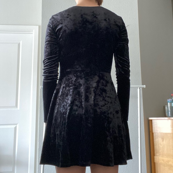 Velvet Dress - Picture 2 of 4